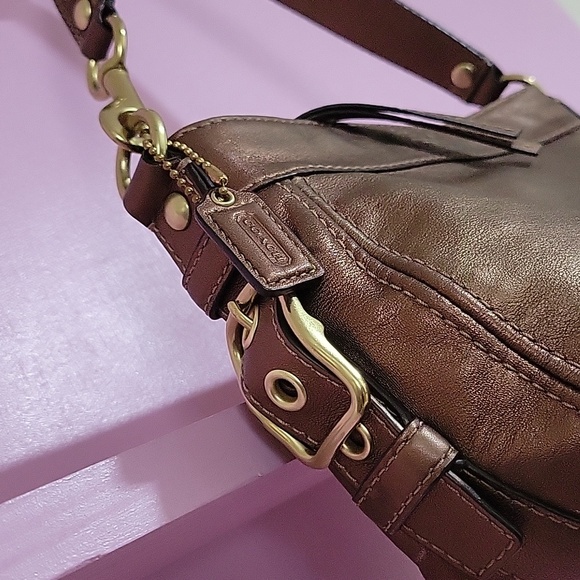 Coach Y2K Copper Leather Zoe shoulder π§‘π€π bagDimensions 9 in X 6.5 in X 3in - Picture 4 of 17